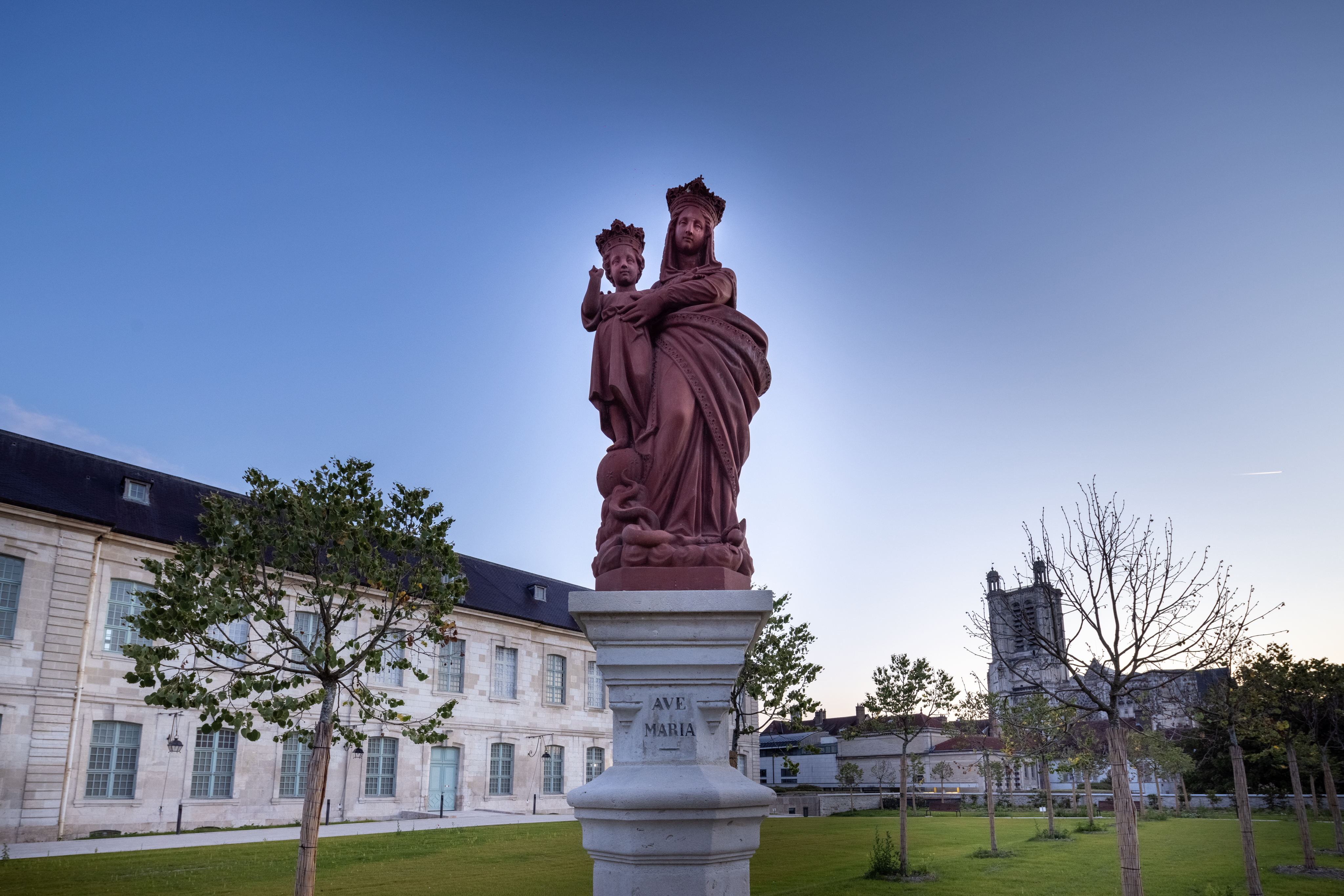 Jardin de l'Hôte-Dieu-le-Comte