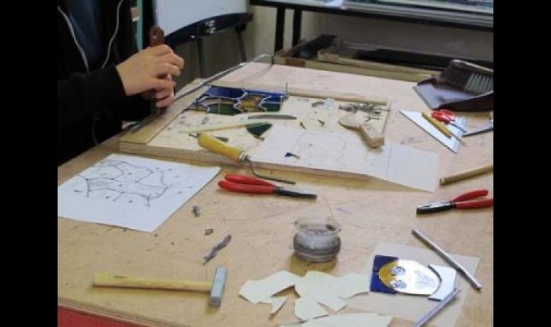Ateliers de vitraux pour enfants au Centre international du vitrail de Chartres - été 2023