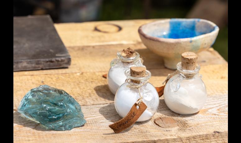 Potasse et émaux pour la préparation des vitraux